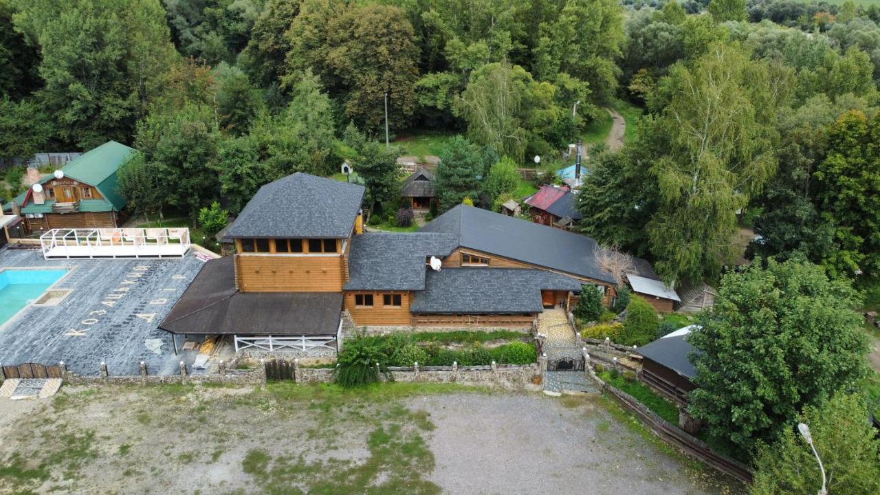 Kozatskiy Dvir Stryj Eksteriør bilde